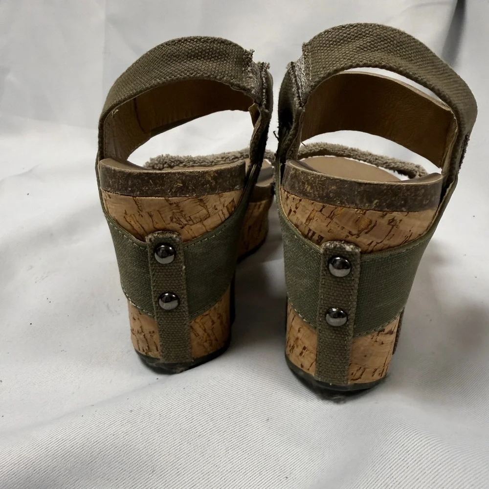 Corkys Olive Green Canvas Studded Cork Wedge Platform Sandals Womens Boho size 8